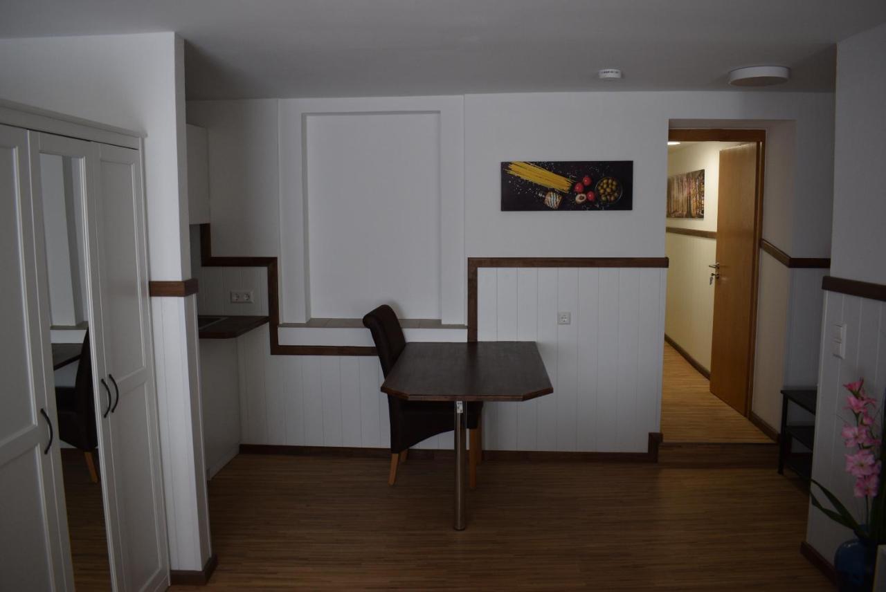 Apartments mit Klimaanlage am Neckarufer Bad Friedrichshall Bagian luar foto